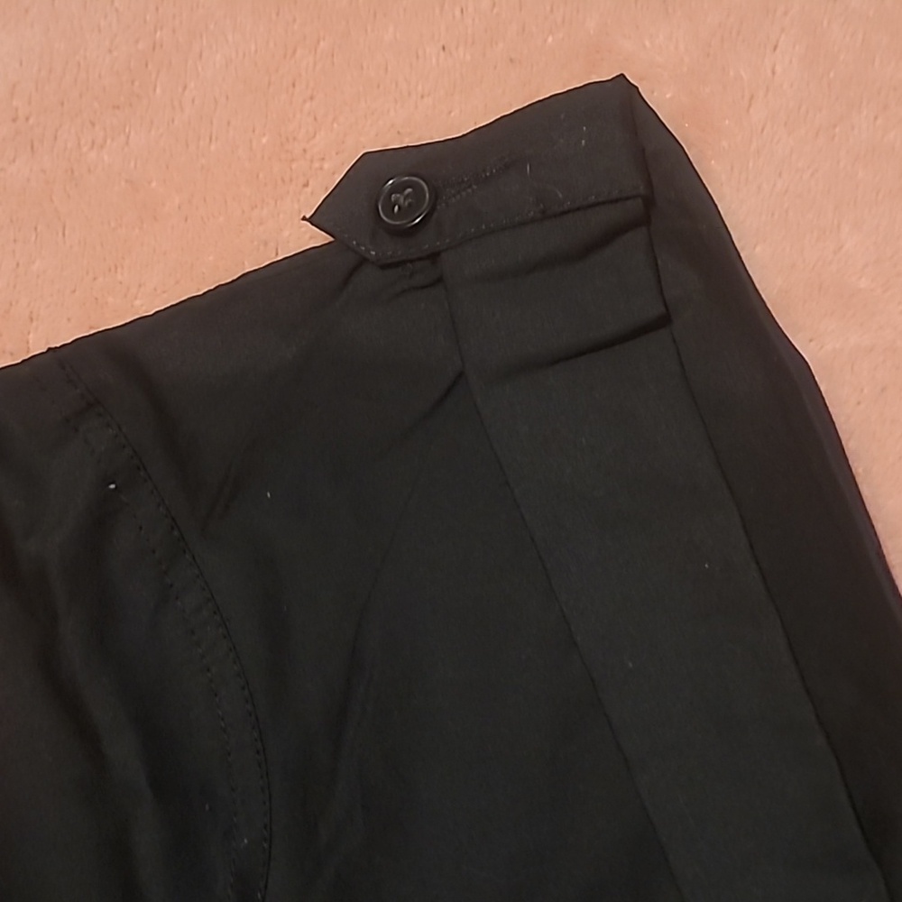 Shorts - Picture 2 of 7